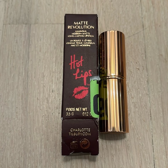 NIB Charlotte Tilbury Hot Lips Matte Revolution Lipstick in CARINA'S LOVE - Picture 1 of 6